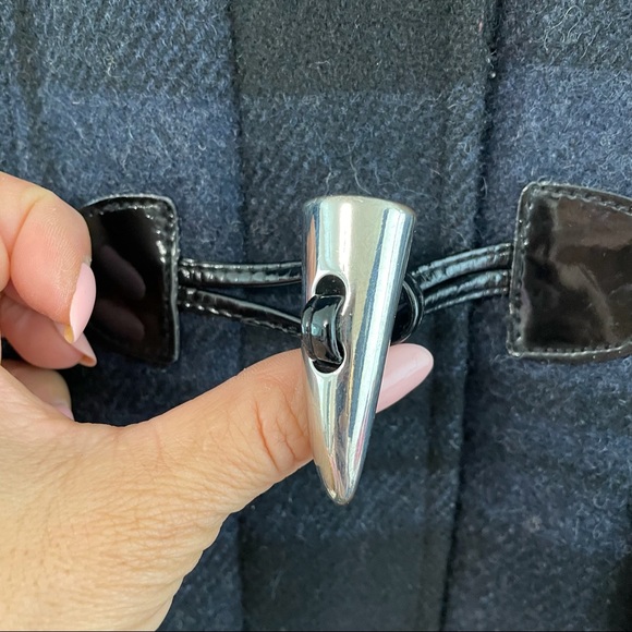 Guess Wool blend plaid navy & black coat Medium - Picture 4 of 10